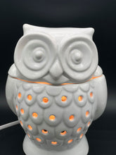 Load image into Gallery viewer, White Hoot Fragrance Warmer